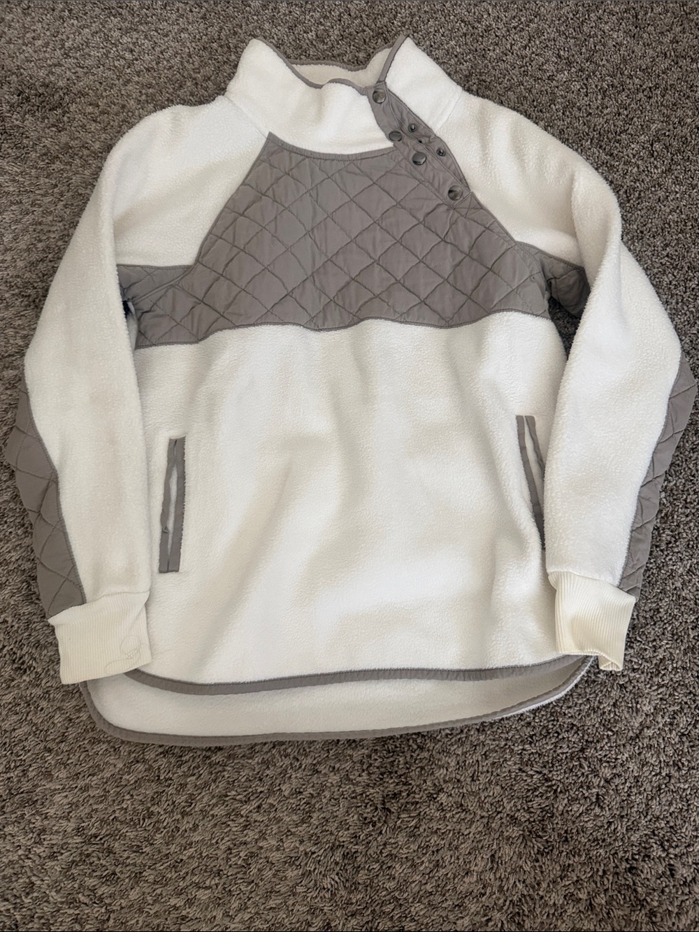 Abercrombie & Fitch Quilted Fleece Pullover Sweater